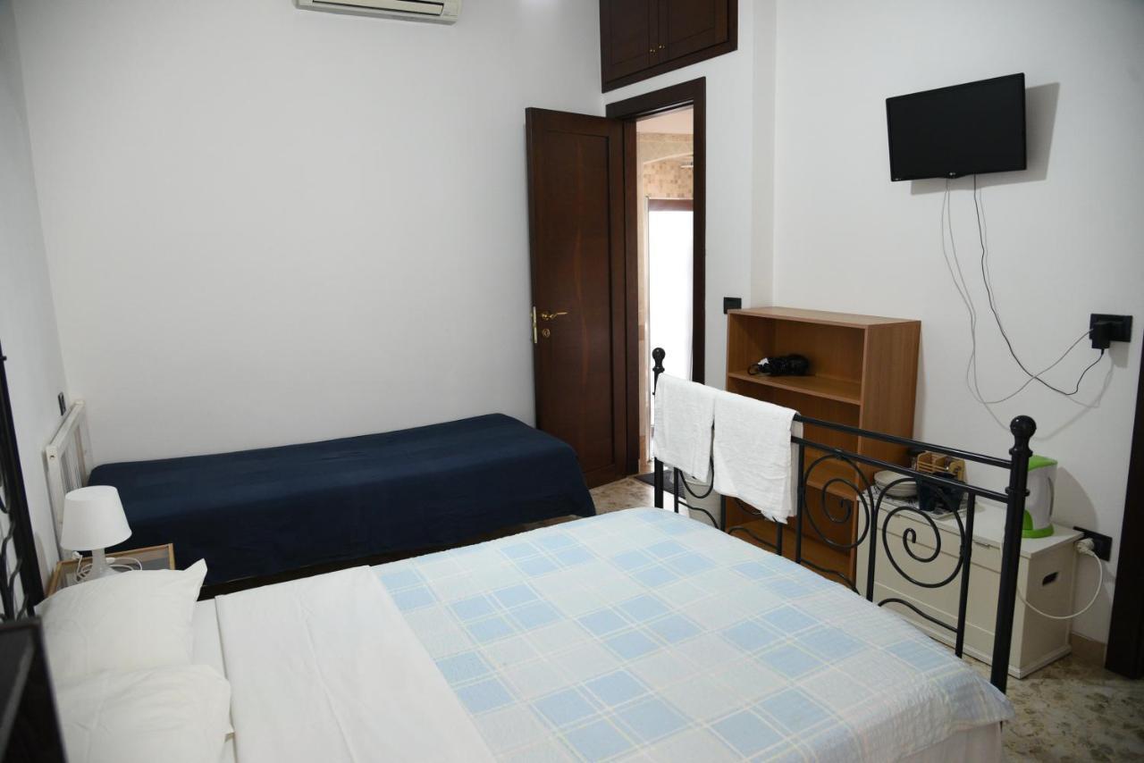 Corte Trecantaia 11 Holiday Hotel Bari Luaran gambar