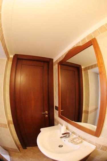 Corte Trecantaia 11 Holiday Hotel Bari Luaran gambar