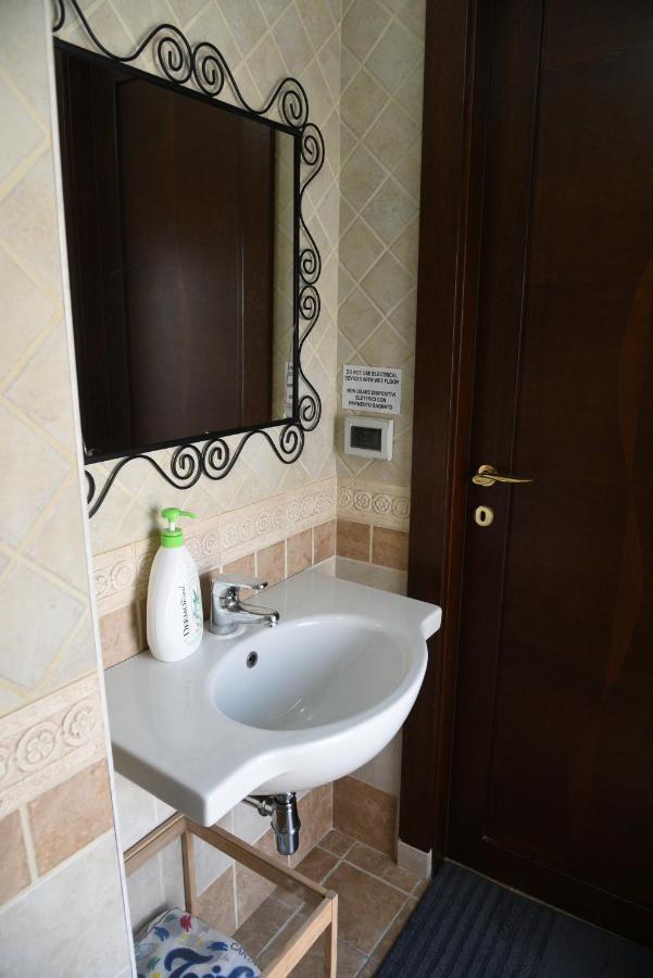 Corte Trecantaia 11 Holiday Hotel Bari Luaran gambar